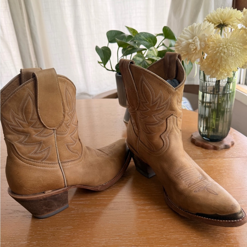 Idyllwind Tan Leather Ankle Booties - Picture 3 of 5